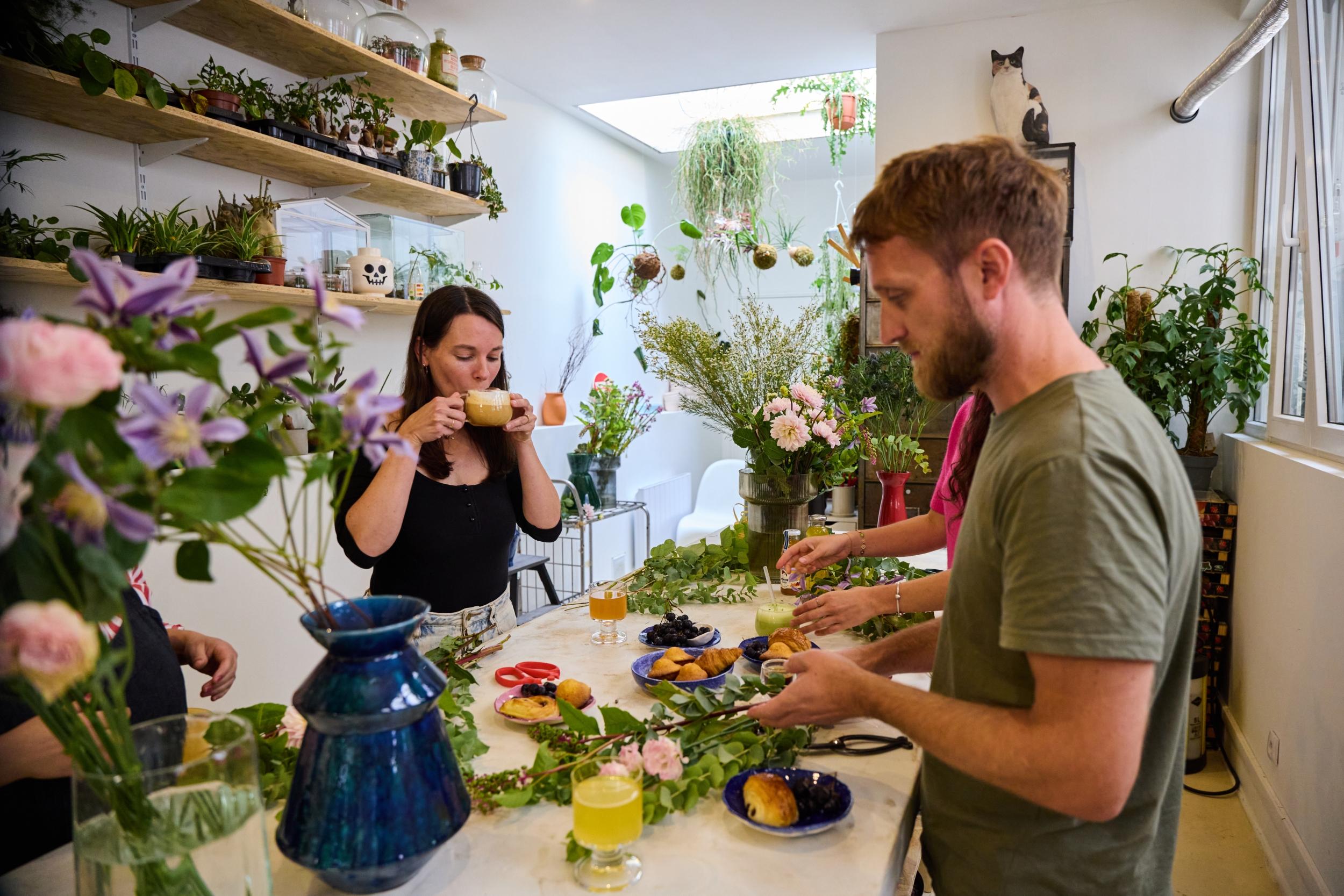 Composez votre bouquet de fleurs de saison autour d'un petit-déjeuner avec Eugénie et Gwenaël - Image n°5 - Wecandoo