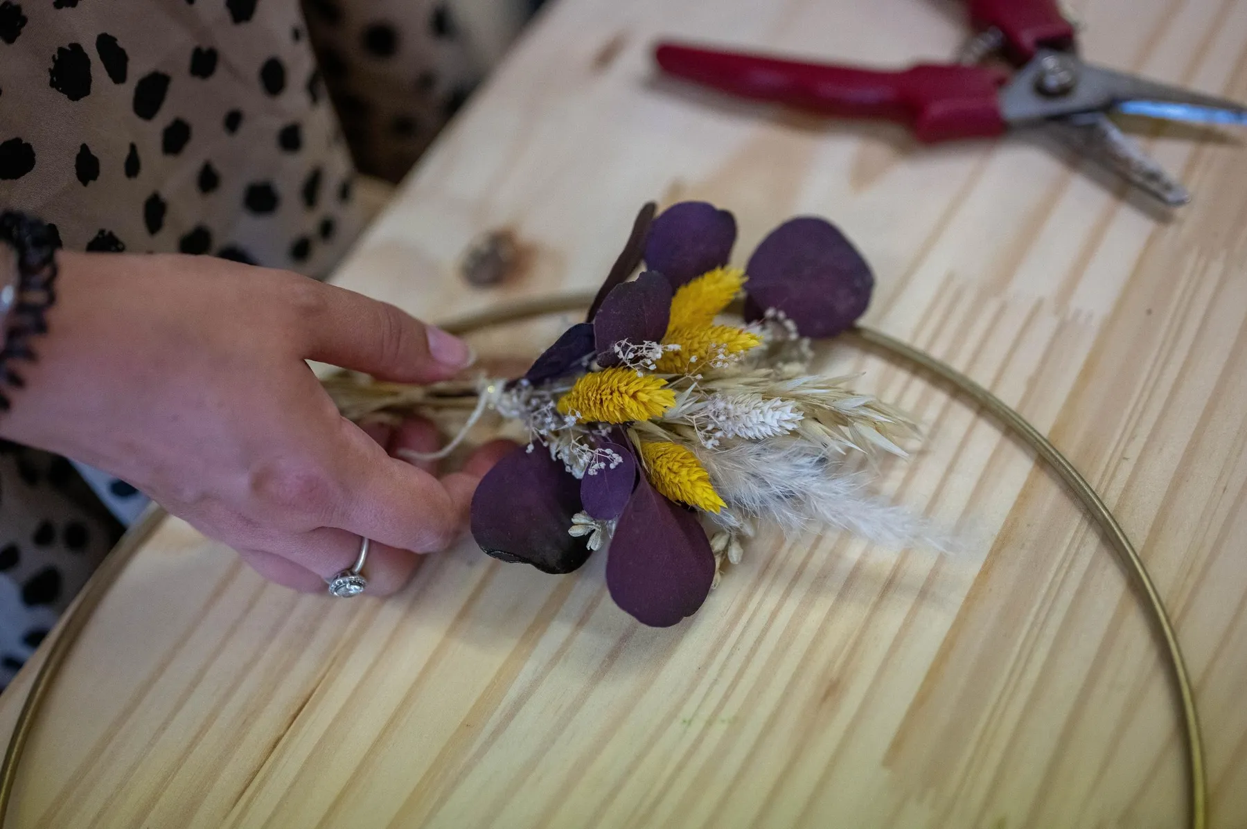 Réalisez votre couronne de fleurs séchées avec Emilie - Image n°1 - Wecandoo