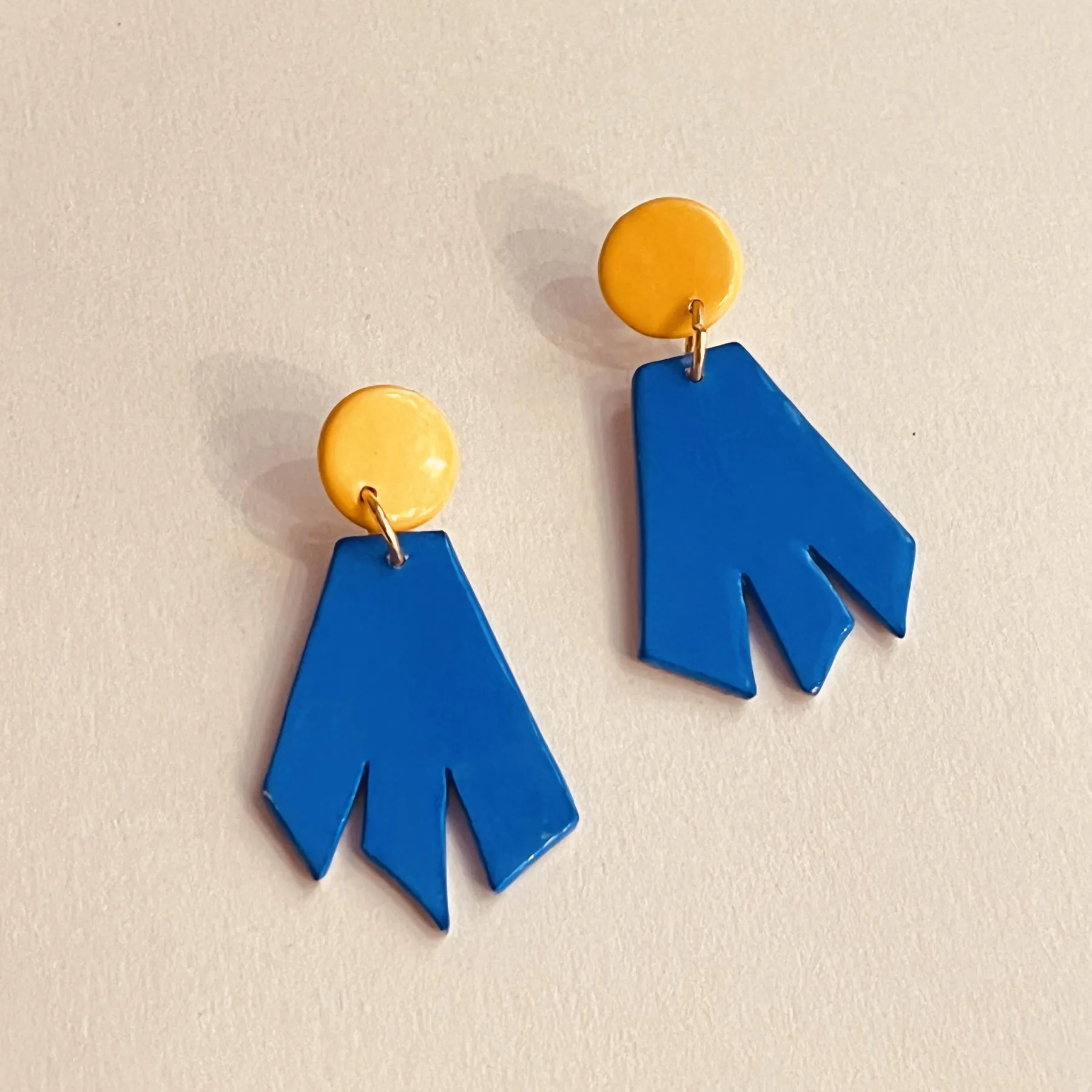 Créez vos boucles d'oreilles en céramique avec Marie - Image n°3 - Wecandoo