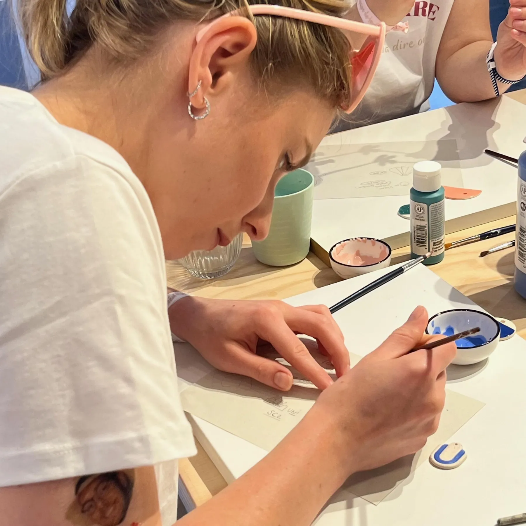 Créez vos boucles d'oreilles en céramique avec Marie - Image n°2 - Wecandoo