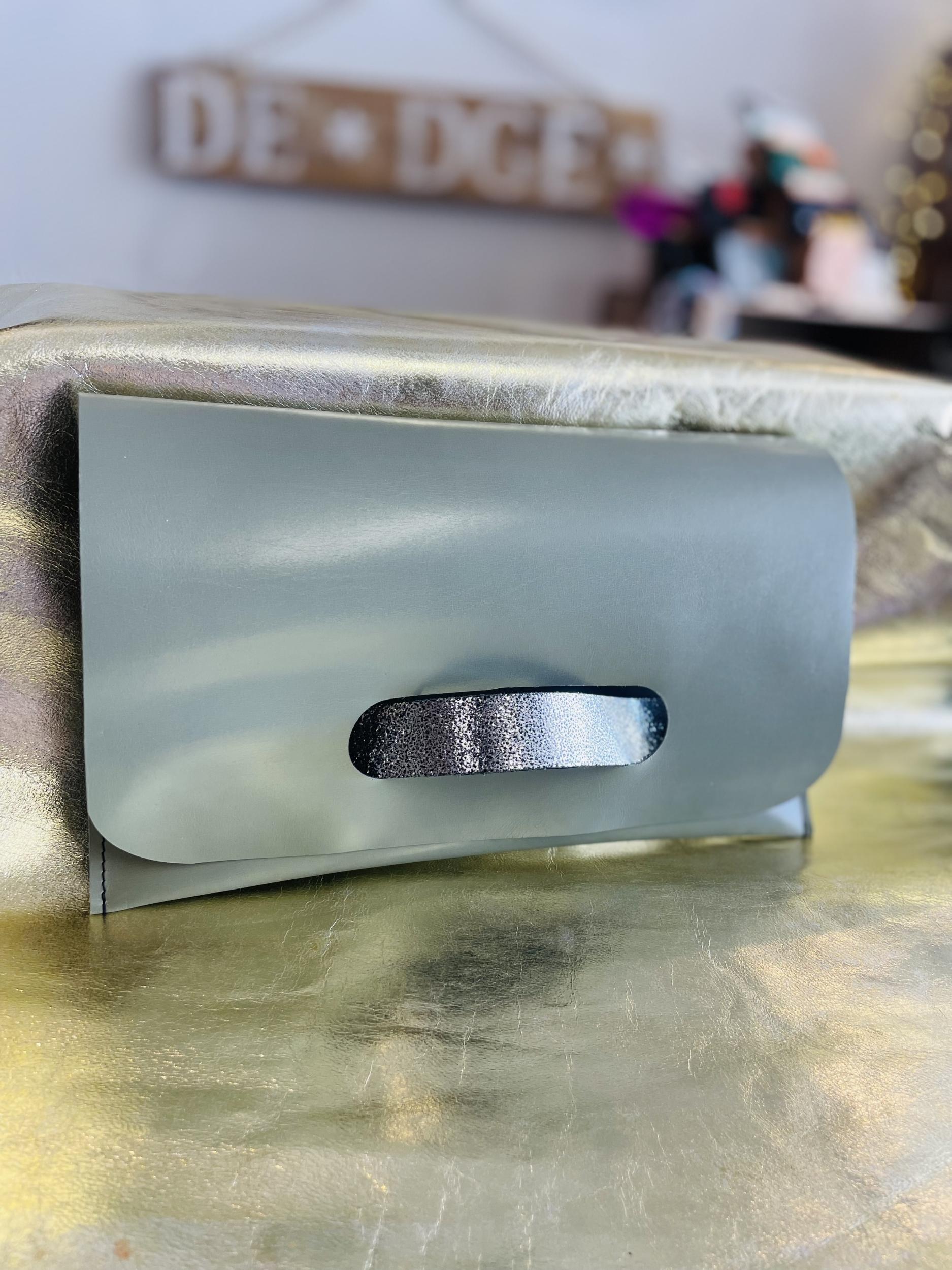 Découvrez la couture sellier et créez votre sac avec Géraldine - Image n°10 - Wecandoo