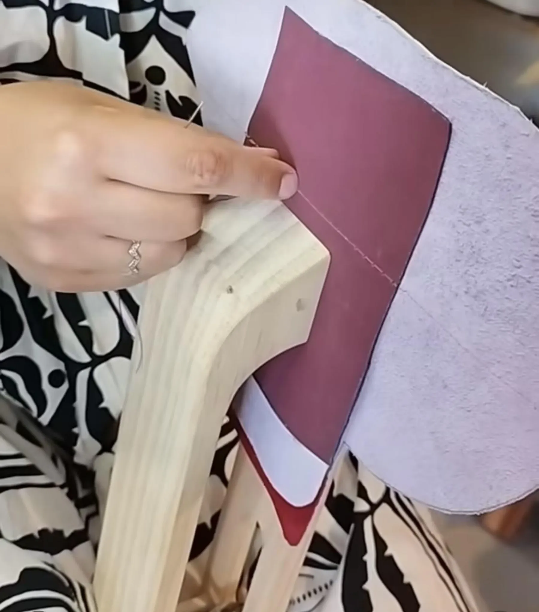 Découvrez la couture sellier et créez votre sac avec Géraldine - Image n°3 - Wecandoo