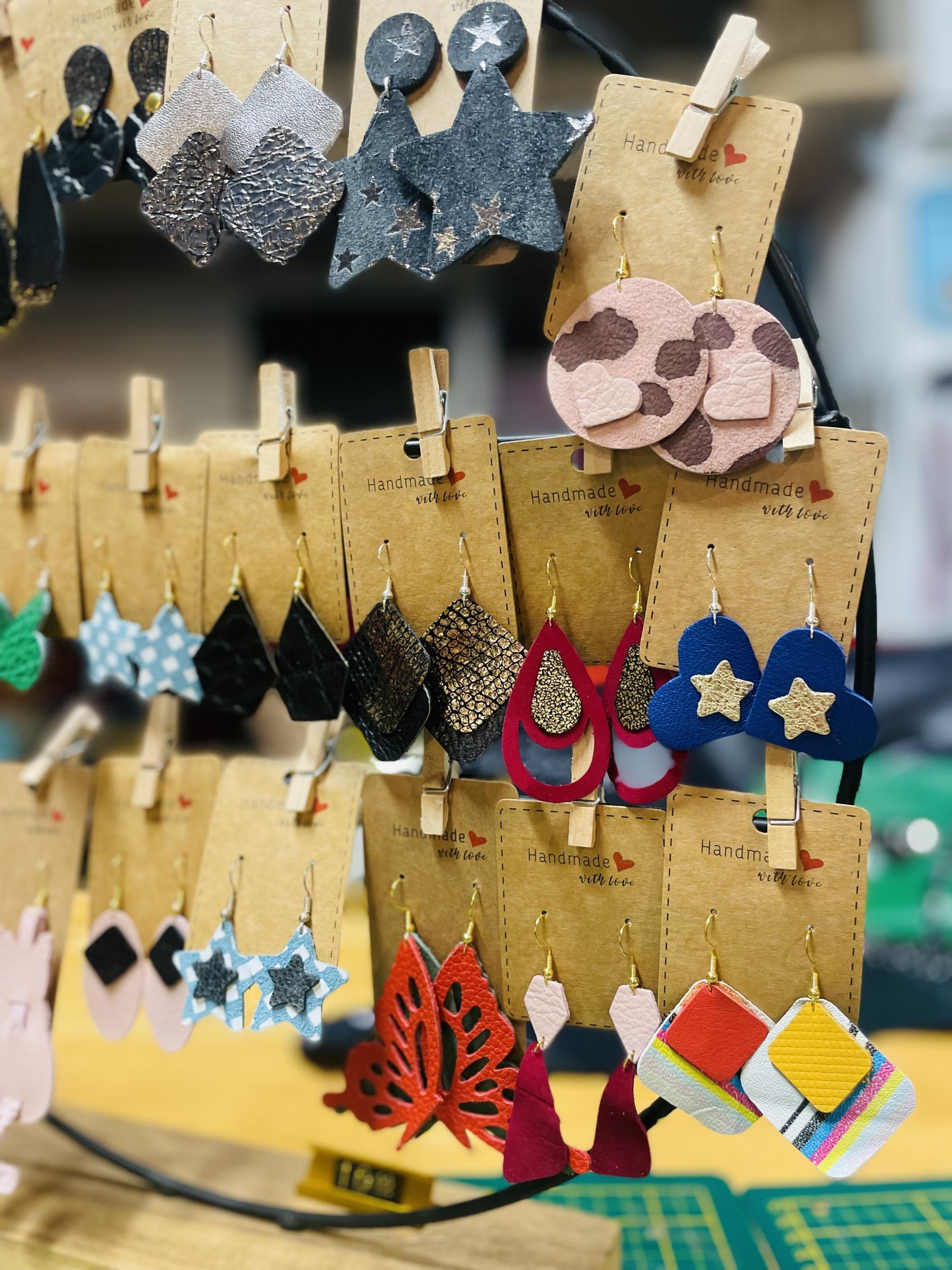 Créez vos bijoux en cuir avec Géraldine - Image n°7 - Wecandoo