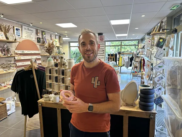 Initiez-vous à la décoration sur céramique avec François - Image n°2 - Wecandoo