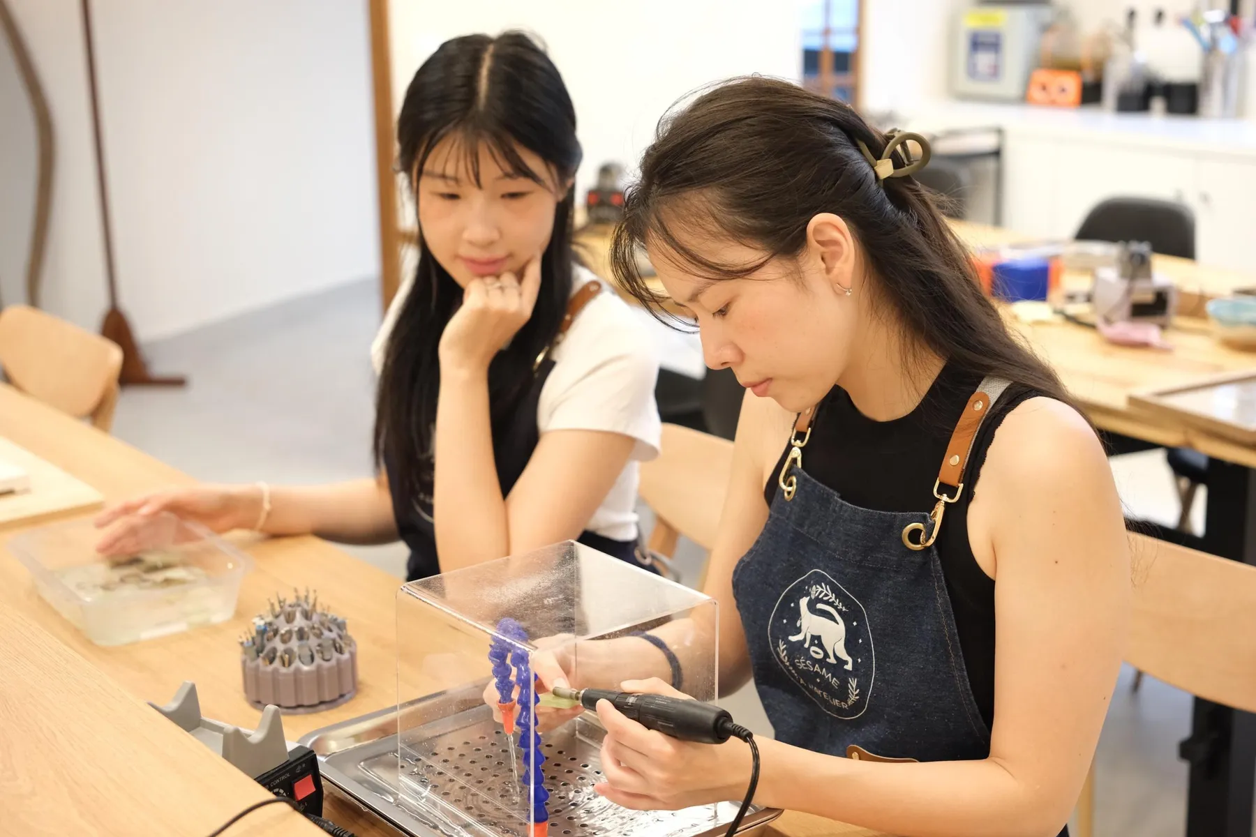 Sculptez votre bijou en jade avec Alissane et son équipe - Afbeelding nr. 4 - Wecandoo