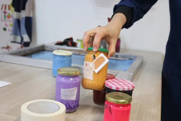 Découvrez la sérigraphie avec Amélie et Clémence - Image n°3 - Wecandoo