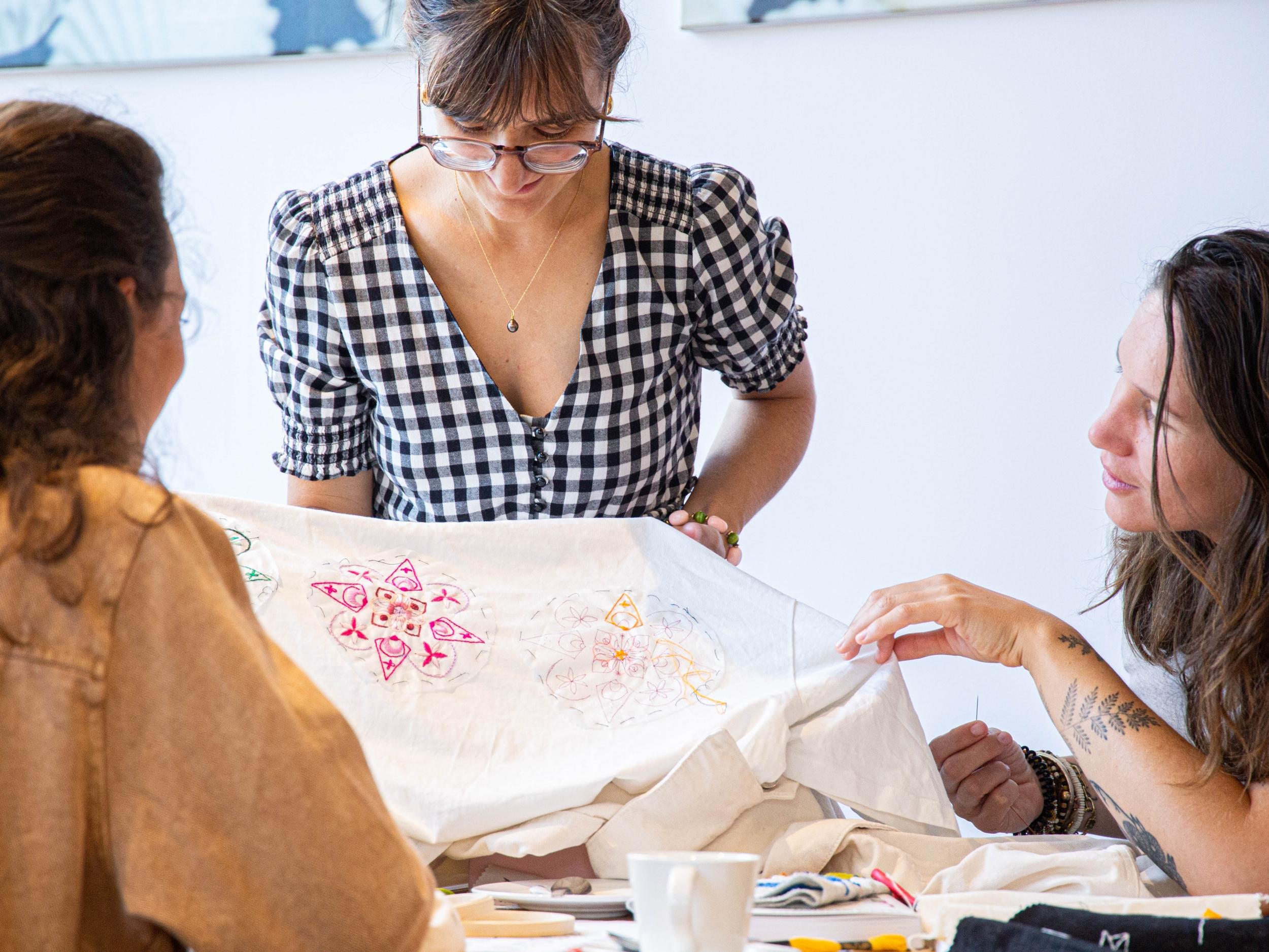 Customisez et brodez votre vêtement avec Anne-Laurie - Image n°6 - Wecandoo