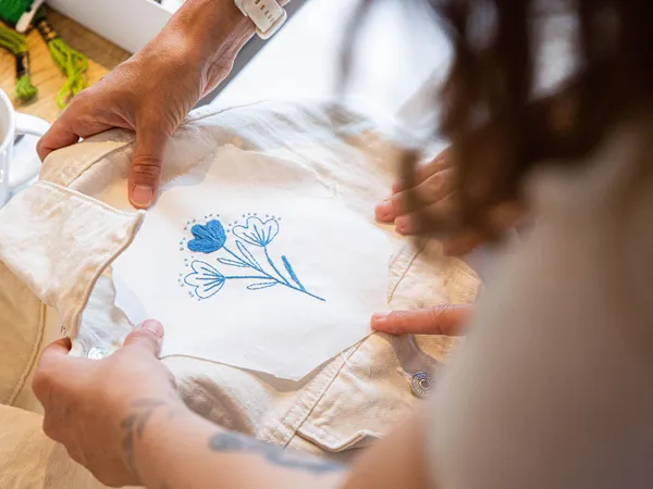 Customisez et brodez votre vêtement avec Anne-Laurie - Image n°2 - Wecandoo