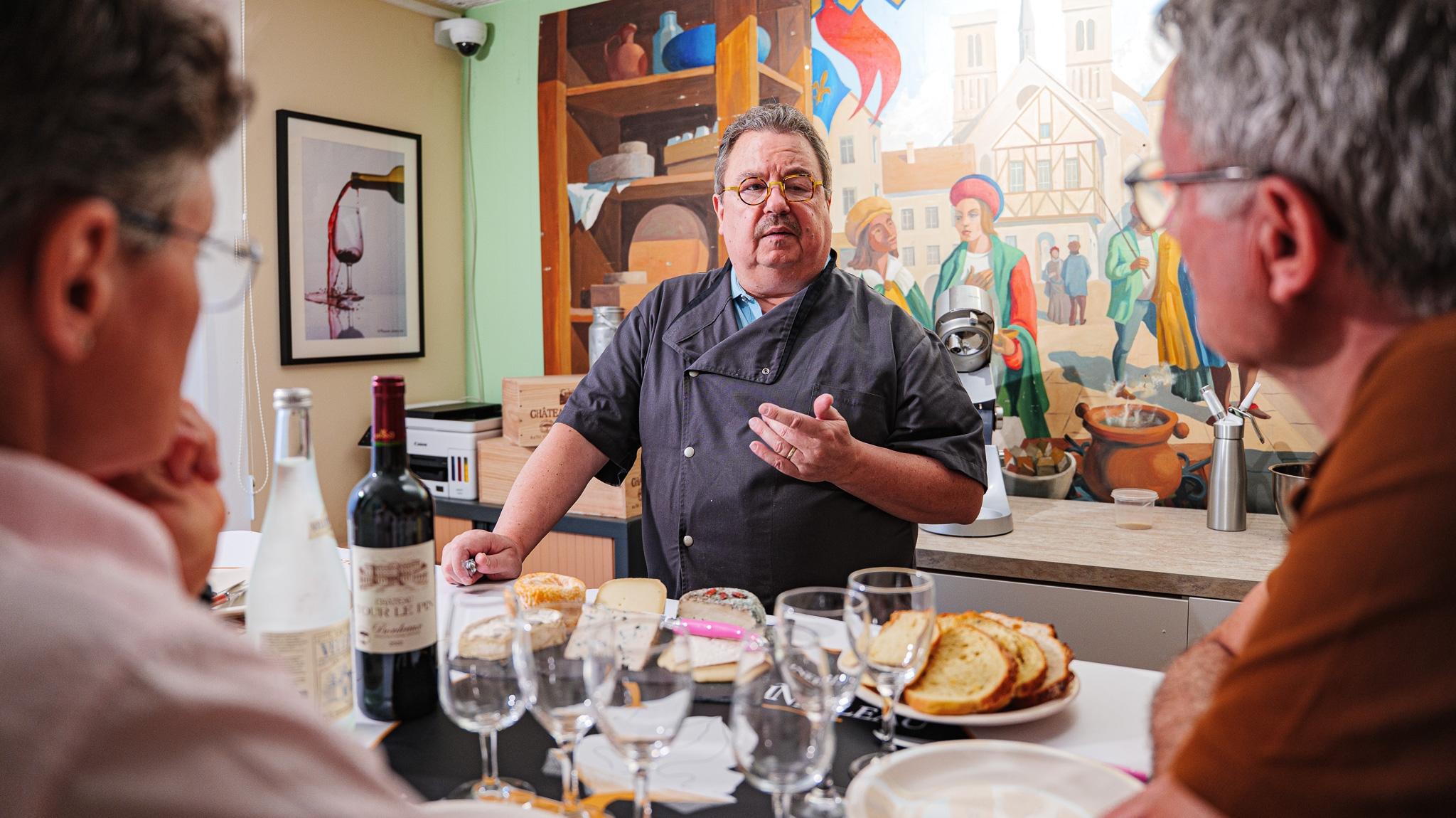 Réalisez votre plateau de fromages avec Christophe - Image n°3 - Wecandoo