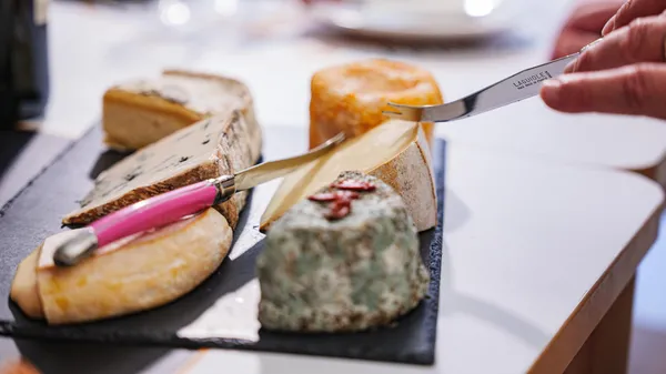 Composez votre plateau de fromages avec Christophe - Image n°5 - Wecandoo