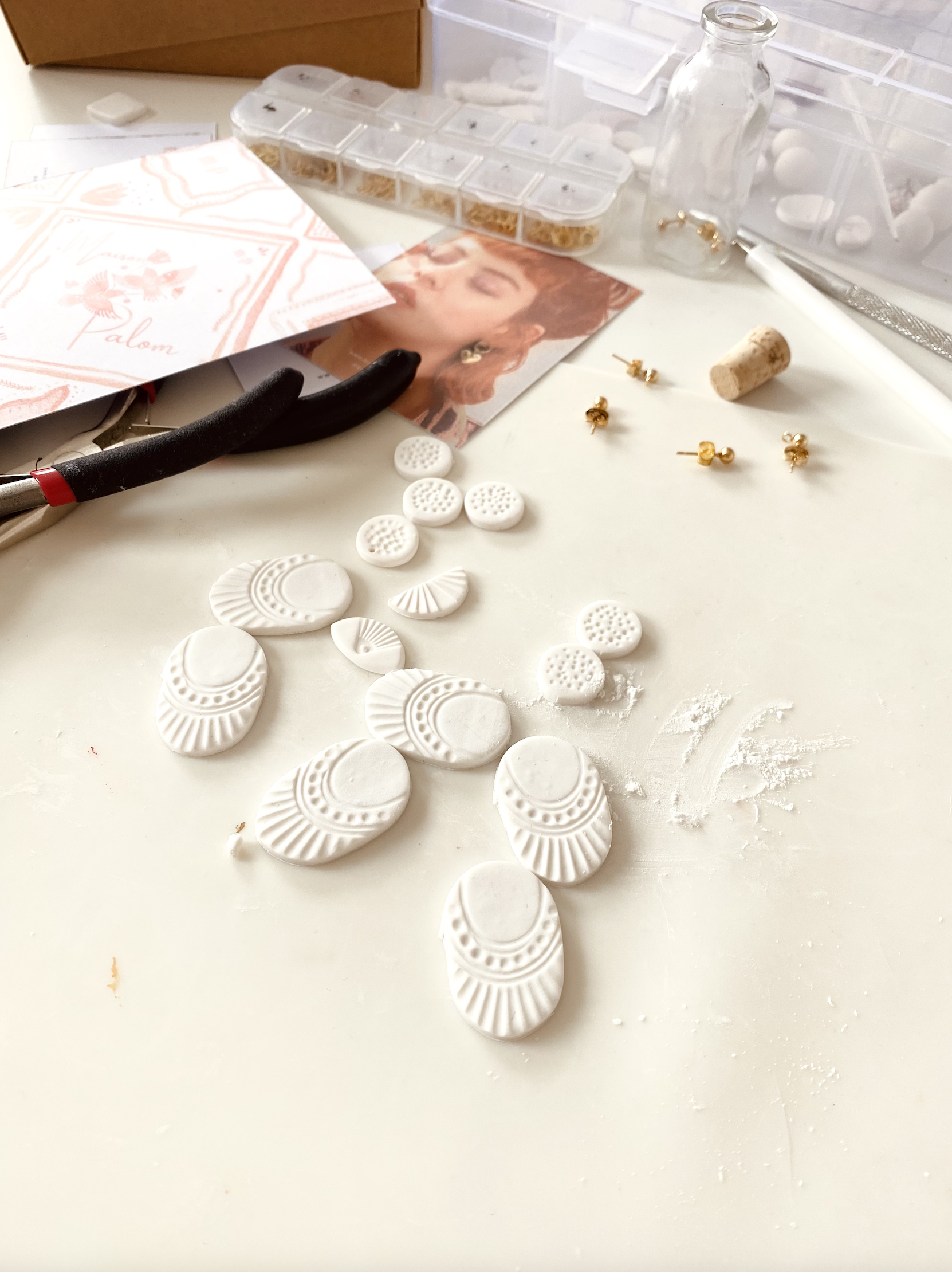 Créez vos boucles d'oreilles avec Johanna - Image n°9 - Wecandoo