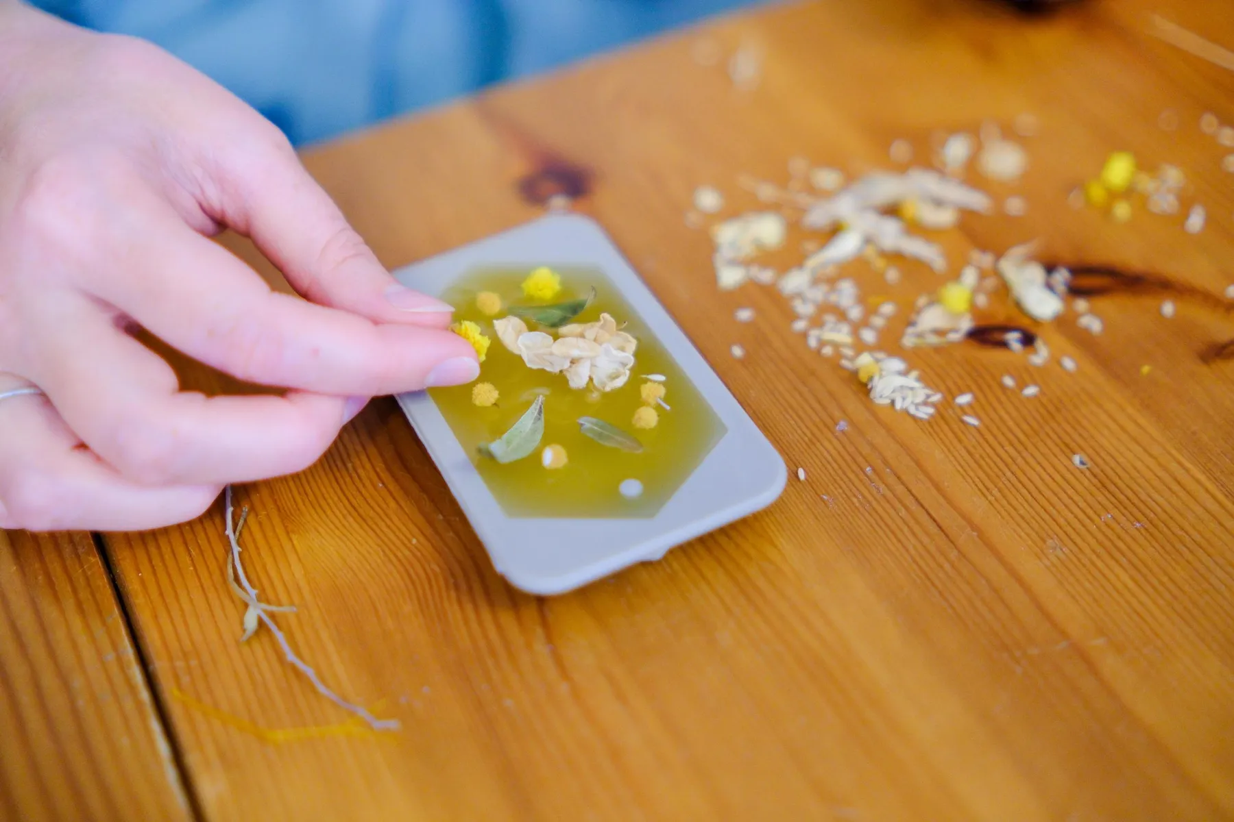 Créez vos galets fleuris et vos fondants parfumés avec Alicia - Image n°5 - Wecandoo