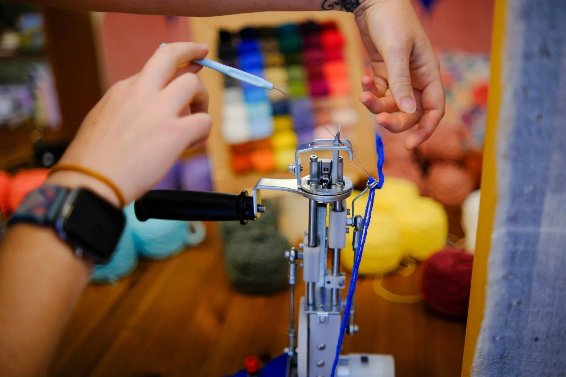 Initiez-vous au tufting avec Émeline - Image n°2 - Wecandoo