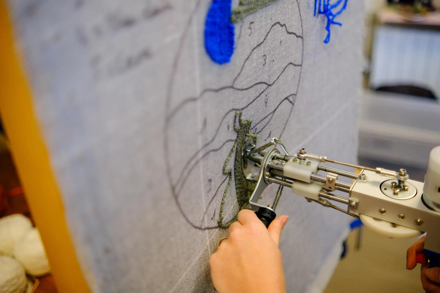 Réalisez votre création unique en tufting avec Émeline - Image n°5 - Wecandoo