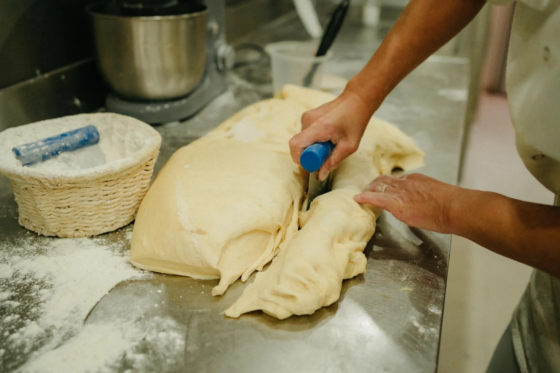 Devenez boulanger le temps d'une journée avec Ophélie - Image n°2 - Wecandoo