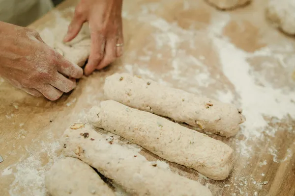 Fabriquez vos pains de la Méditerranée avec Ophélie - Image n°2 - Wecandoo