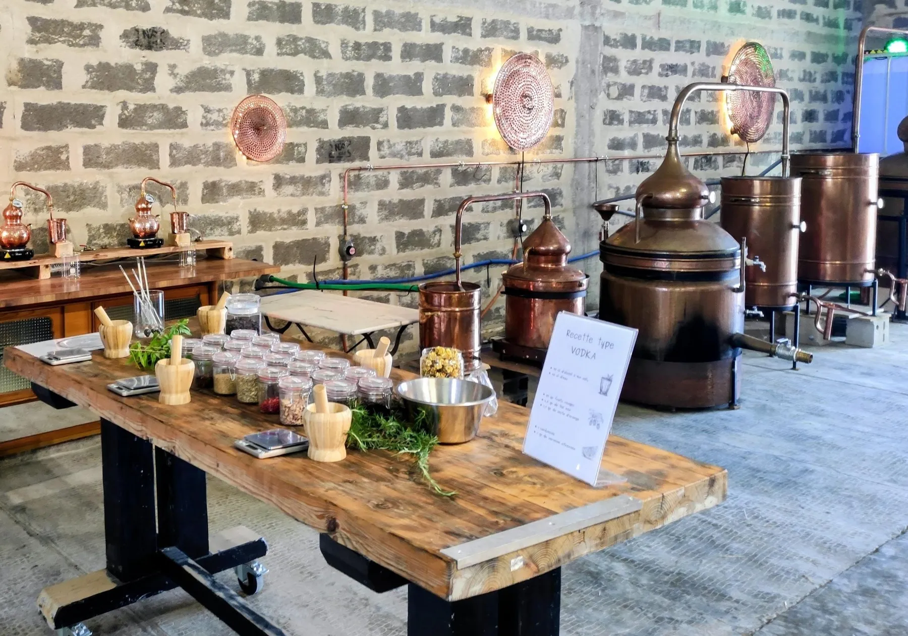 Distillez votre gin ou vodka personnalisé avec Justine et Jean-Christophe - Image n°5 - Wecandoo