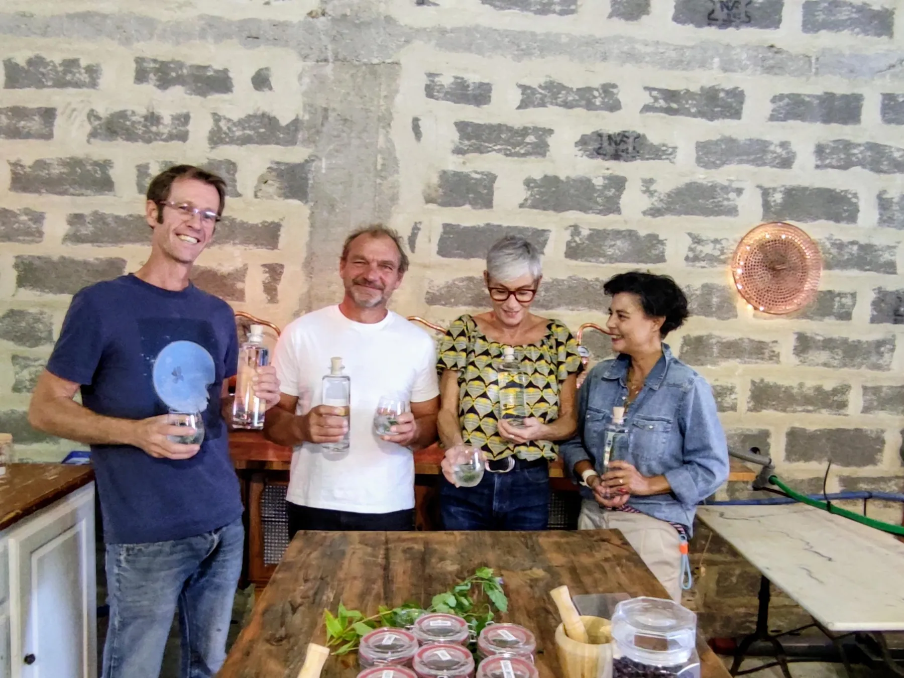 Distillez votre gin ou vodka personnalisé avec Justine et Jean-Christophe - Image n°4 - Wecandoo