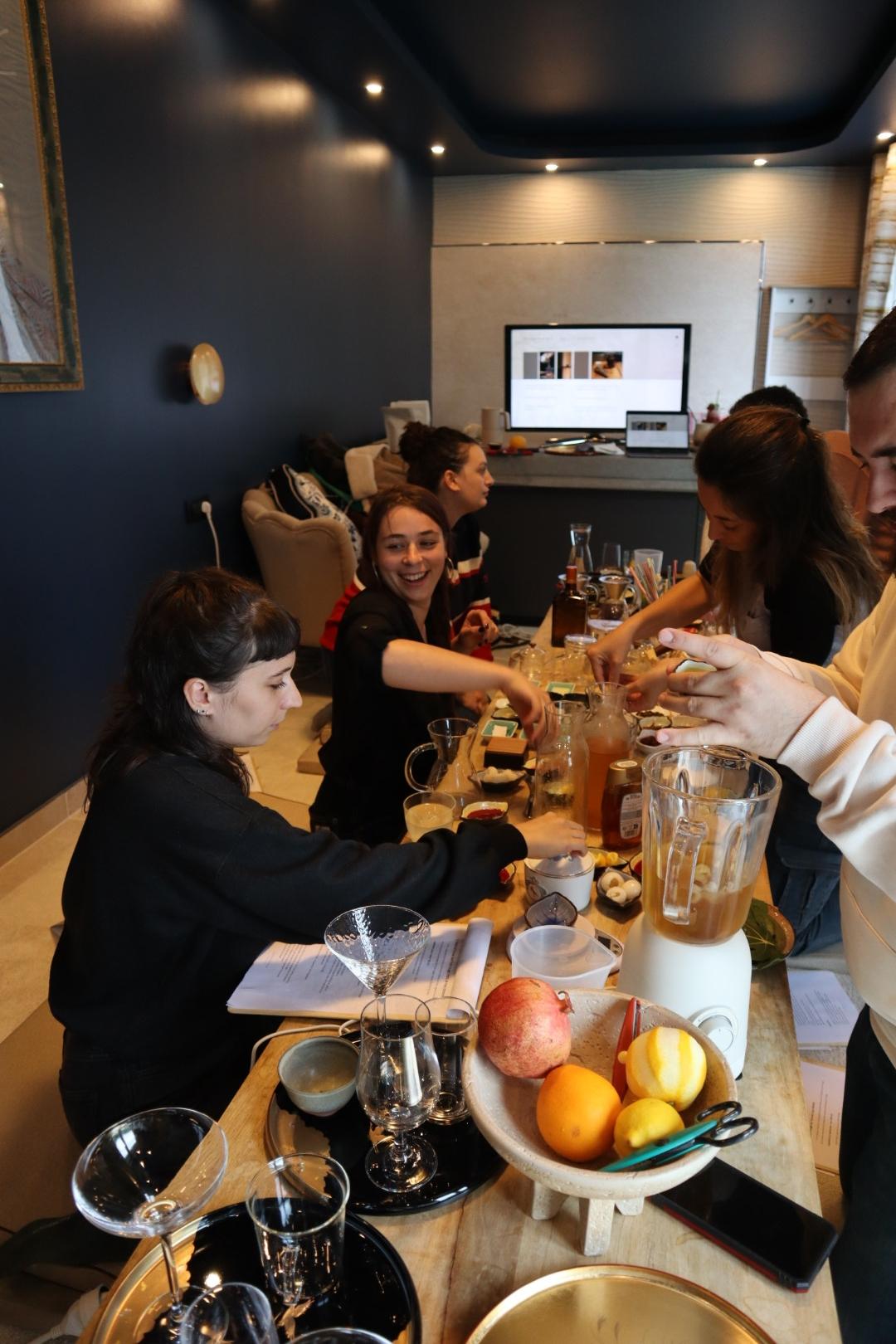 Initiez-vous aux cocktails au thé avec Qiurong - Image n°5 - Wecandoo
