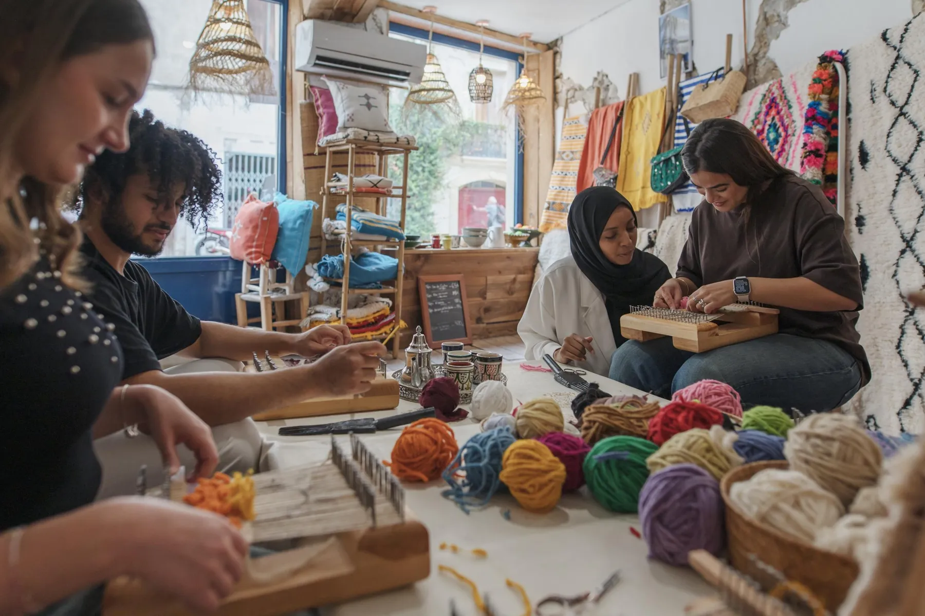 Initiez-vous au tissage traditionnel berbère avec Hanane - Image n°2 - Wecandoo