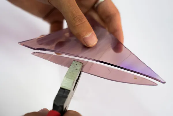 Initiez-vous à la technique du vitrail Tiffany avec Eglantine - Image n°3 - Wecandoo