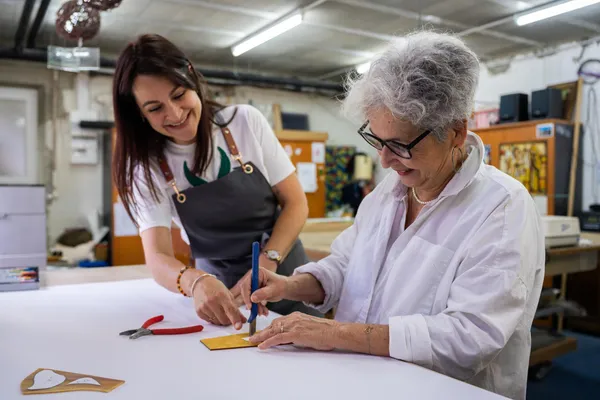 Initiez-vous à la technique du vitrail Tiffany avec Eglantine - Image n°5 - Wecandoo