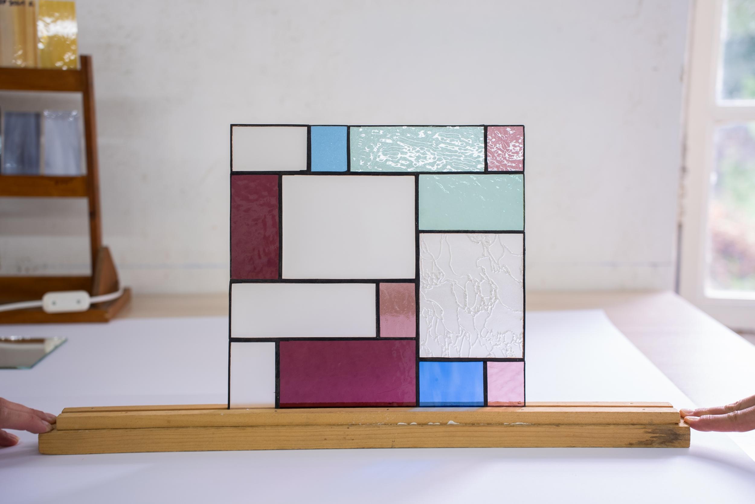 Découvrez l'art du vitrail Tiffany sur une journée avec Eglantine - Image n°1 - Wecandoo