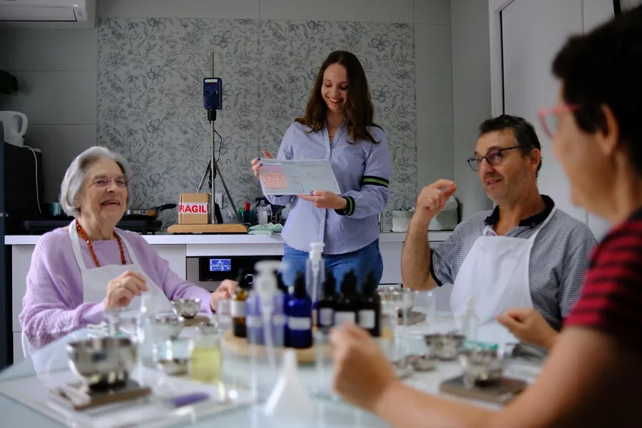 Fabriquez votre gel douche pailleté et votre gommage corps avec Oriane - Afbeelding nr. 1 - Wecandoo