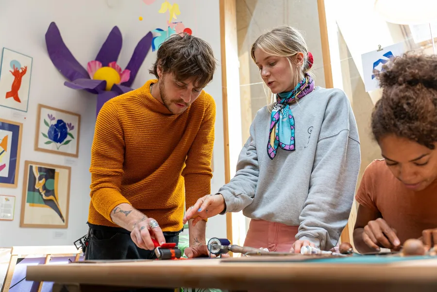 Découvrez la linogravure avec Manou - Image n°1 - Wecandoo