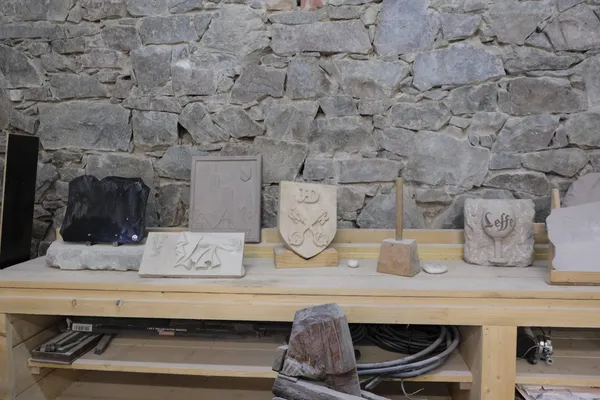 Découvrez la gravure sur  pierre