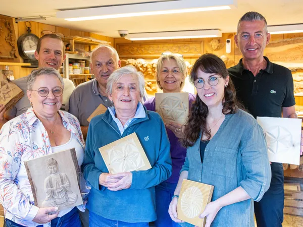 Sculptez votre rosace savoyarde en bois de tilleul avec Delphine - Afbeelding nr. 2 - Wecandoo
