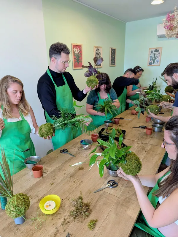 Enchantez votre équipe et réalisez chacun votre kokedama avec Lina - Image n°2 - Wecandoo