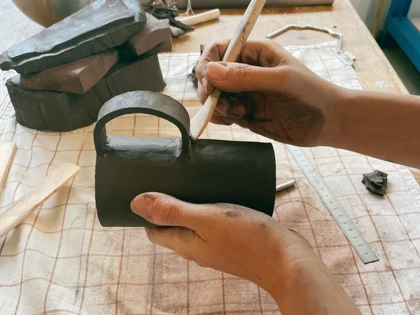 Participez à un atelier modelage en plaque avec Barim - Image n°3 - Wecandoo