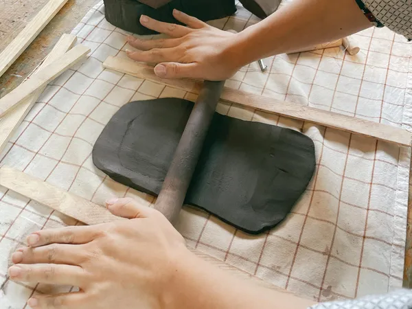 Initiez-vous à la céramique avec votre enfant accompagnés par Barim - Image n°4 - Wecandoo