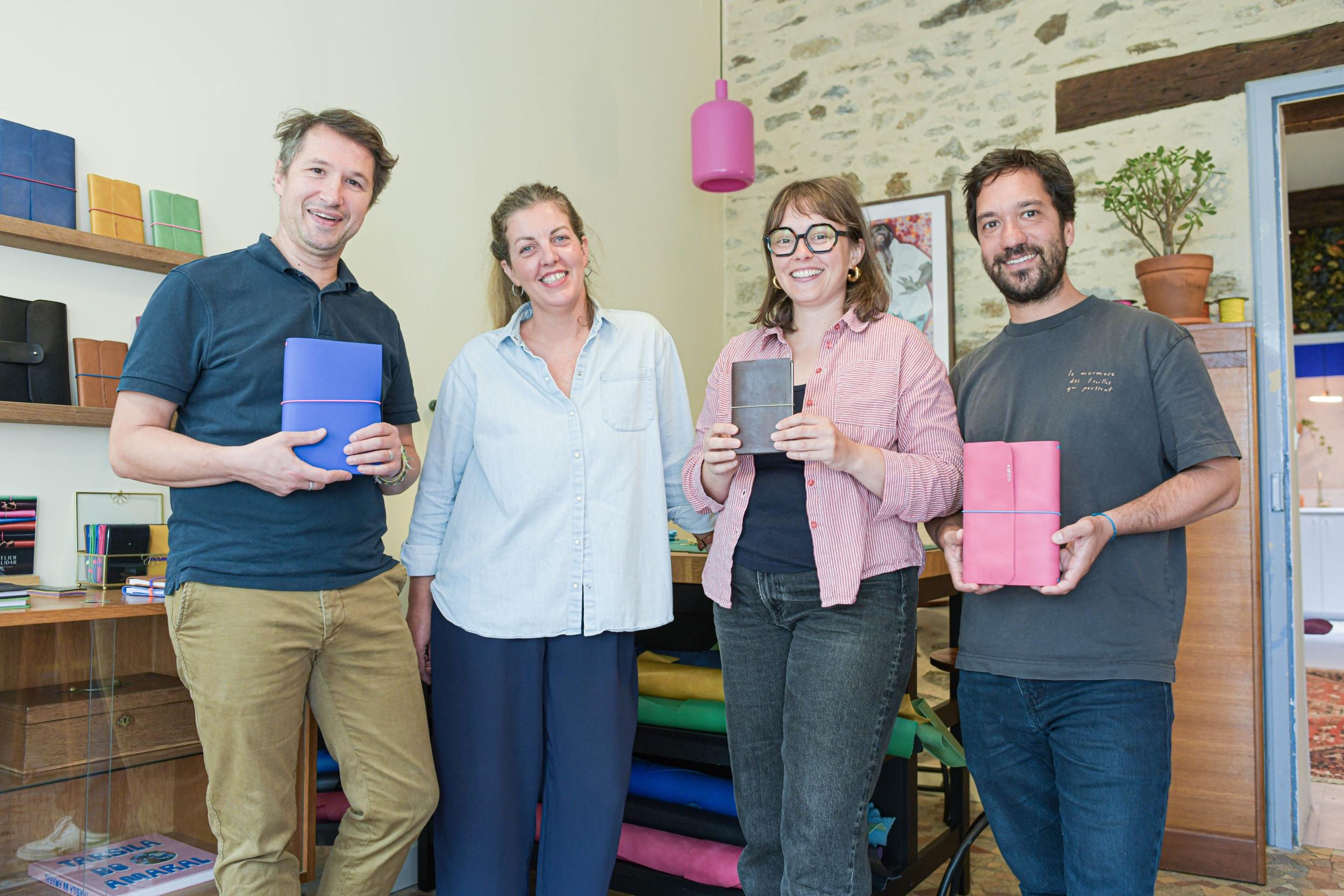 Réalisez et personnalisez votre carnet rechargeable en cuir avec Caroline - Image n°2 - Wecandoo