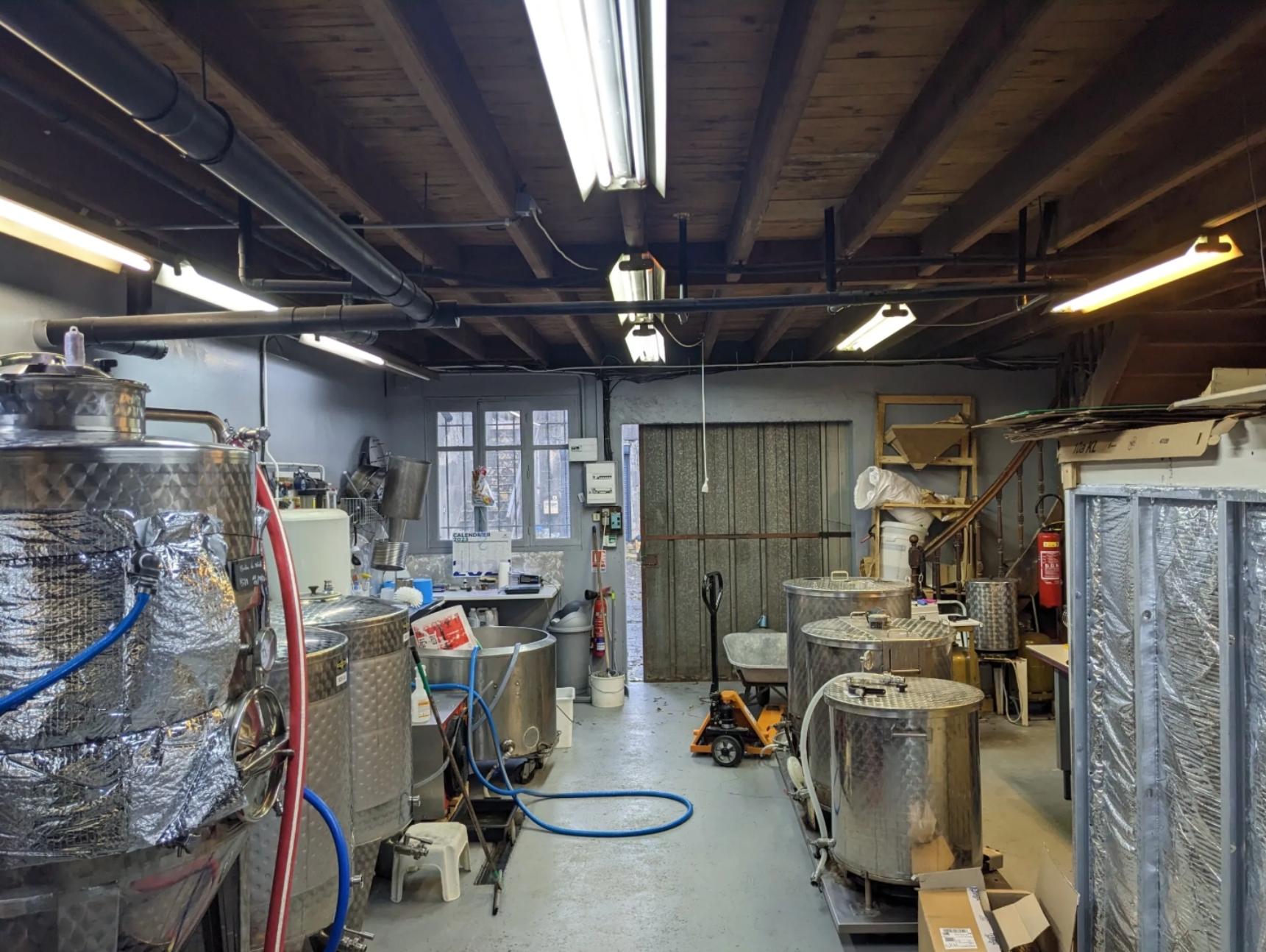 Visitez une brasserie et dégustez des bières artisanales autour d'une planche avec Brice - Image n°6 - Wecandoo