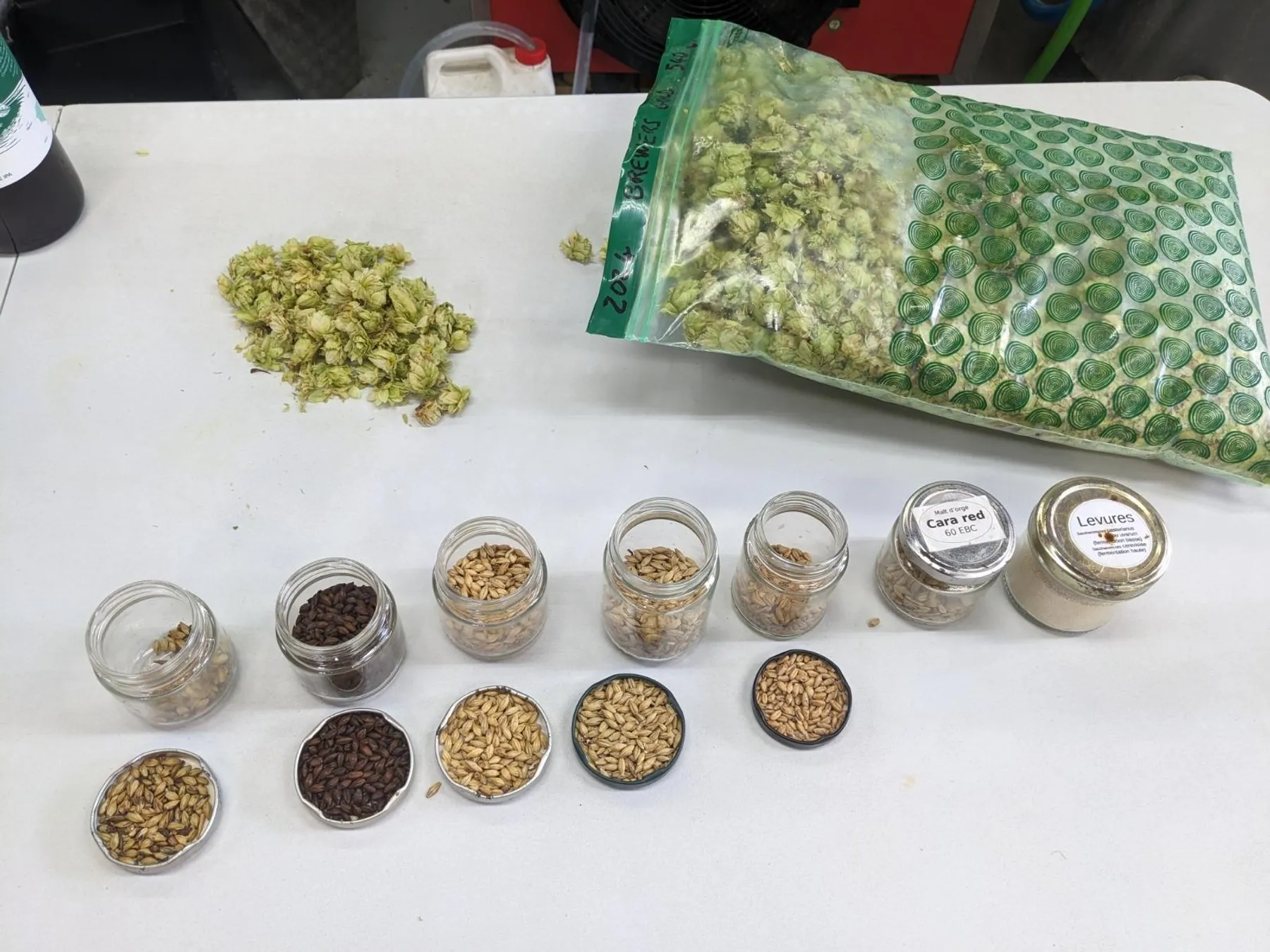 Visitez une brasserie et dégustez des bières artisanales autour d'une planche gourmande de produits locaux avec Brice - Image n°5 - Wecandoo