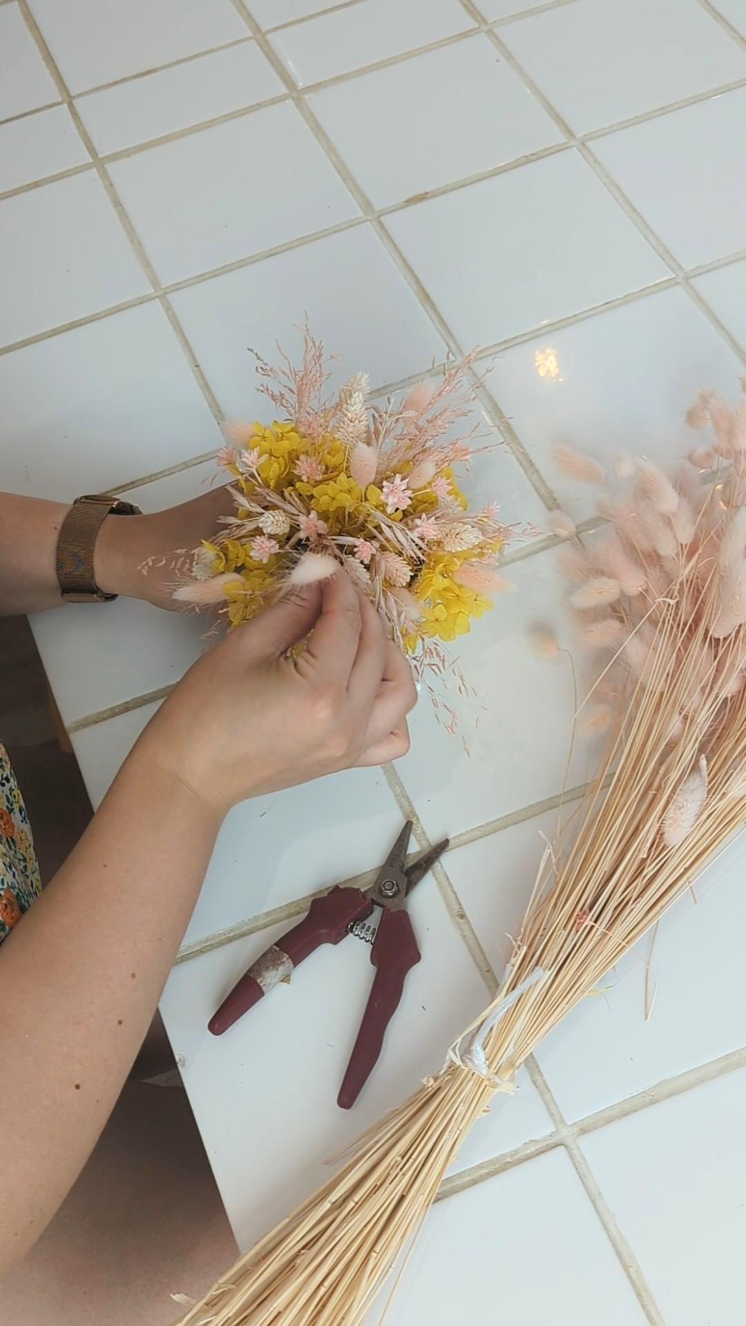 Composez votre boule disco en fleurs séchées avec Leana - Image n°3 - Wecandoo