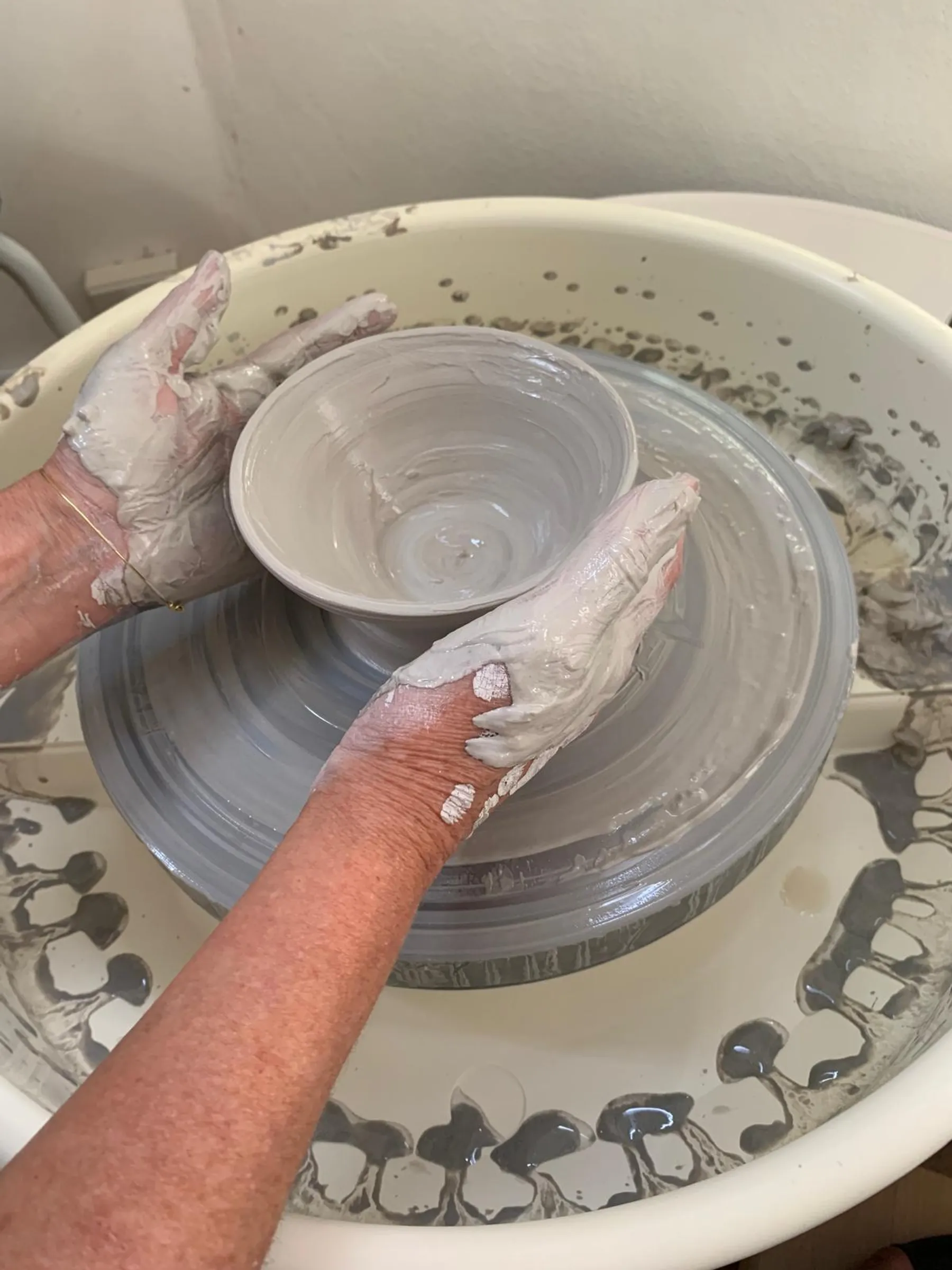 Initiez-vous au tournage de céramique - Image n°3 - Wecandoo