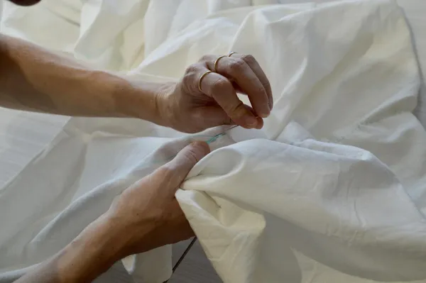 Découvrez la teinture shibori avec Roxane - Image n°2 - Wecandoo