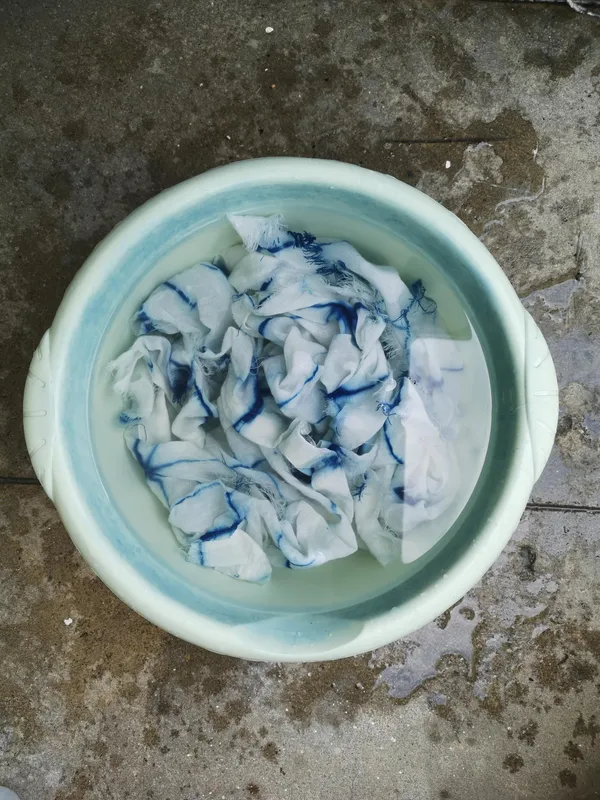 Découvrez la teinture shibori avec Roxane - Image n°5 - Wecandoo