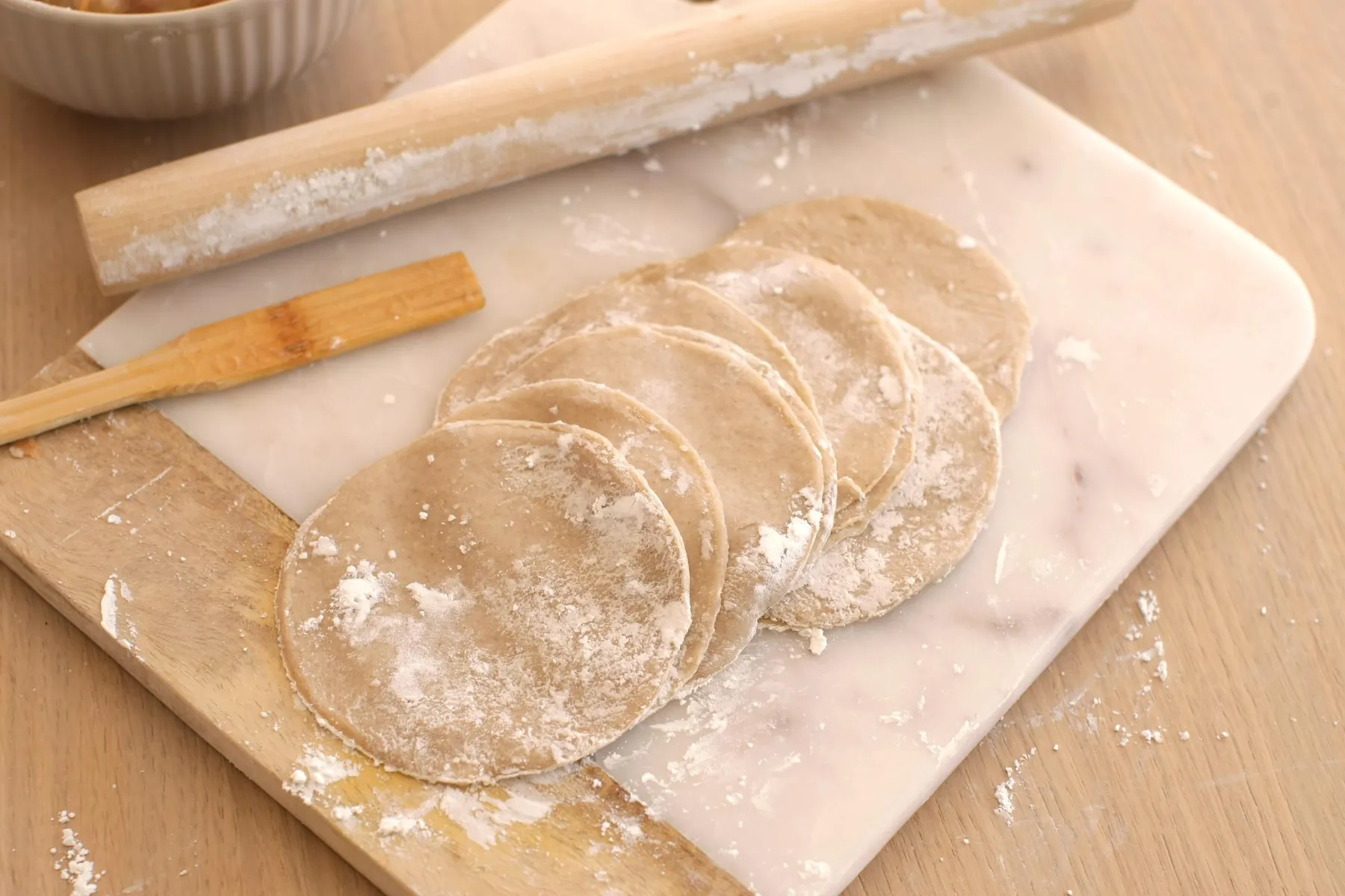 Réalisez vos raviolis originaires de trois pays asiatiques : Gyoza (Japon), Jiaozi (Chine) et Mando (Corée) - Image n°4 - Wecandoo