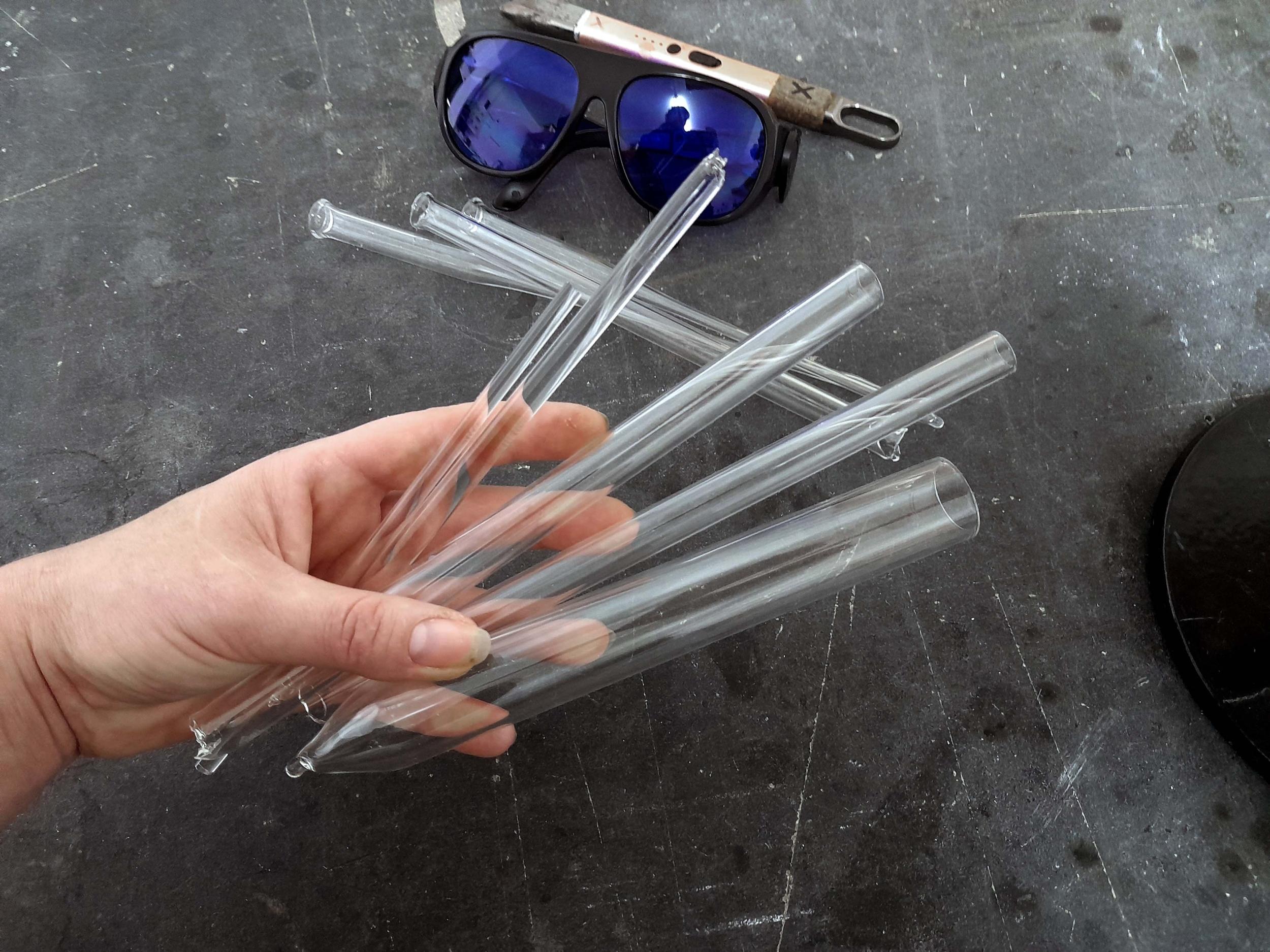 Soufflez votre gobelet en verre ou votre boule décorative au chalumeau avec Pauline - Image n°6 - Wecandoo