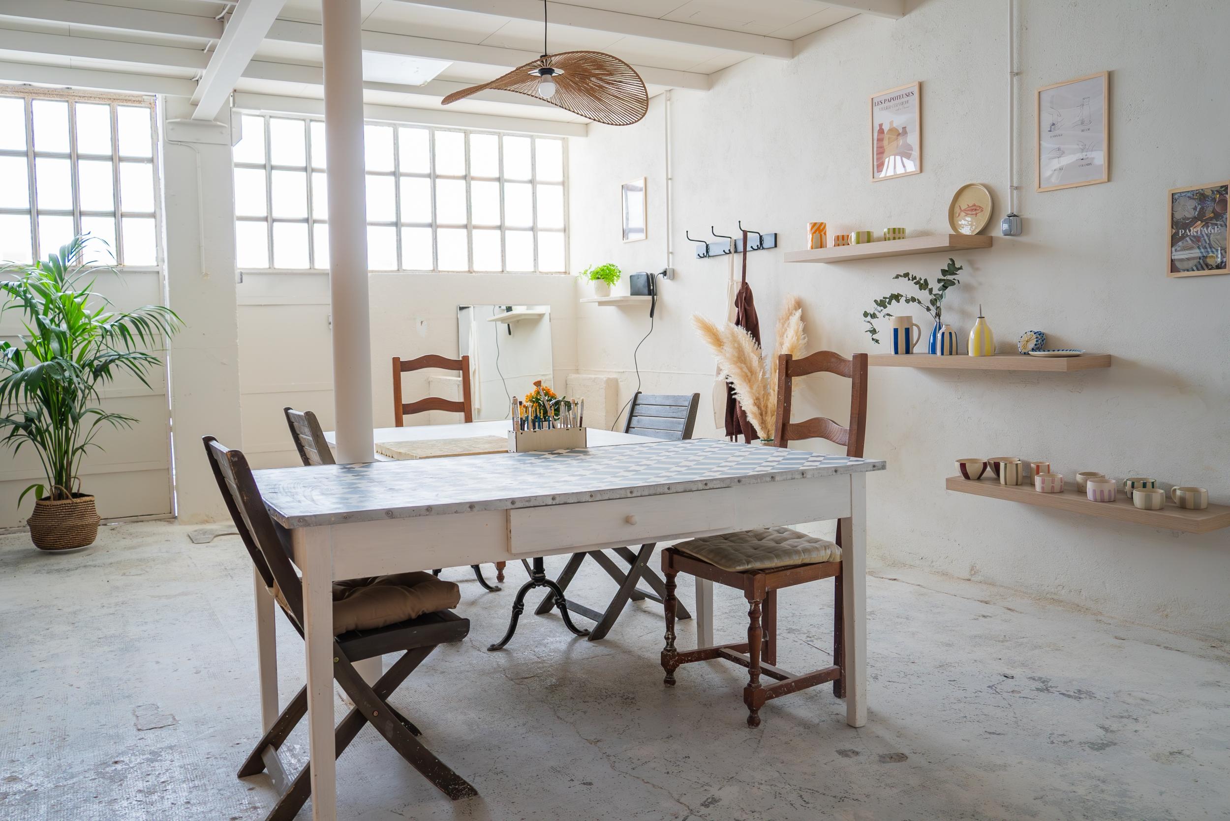 Inspirez votre équipe et décorez une pièce en céramique au choix avec Agnès - Image n°8 - Wecandoo