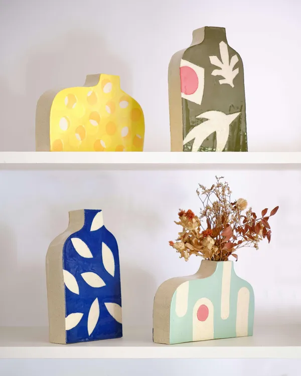 Modelez et décorez votre vase plat