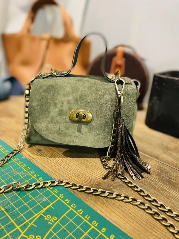 Fabriquez votre petit sac en cuir avec Géraldine - Image n°2 - Wecandoo