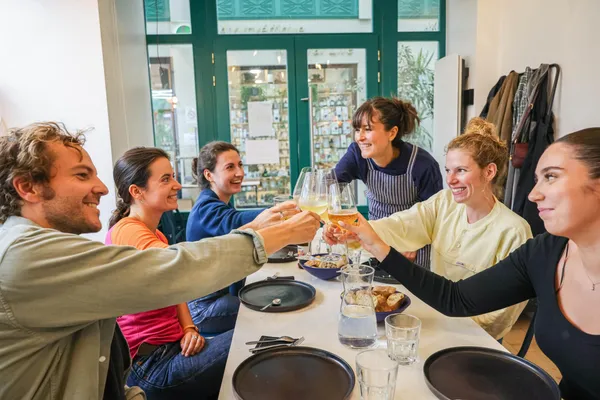 Partagez un apéro dans une fromagerie avec Laure et son équipe - Image n°4 - Wecandoo