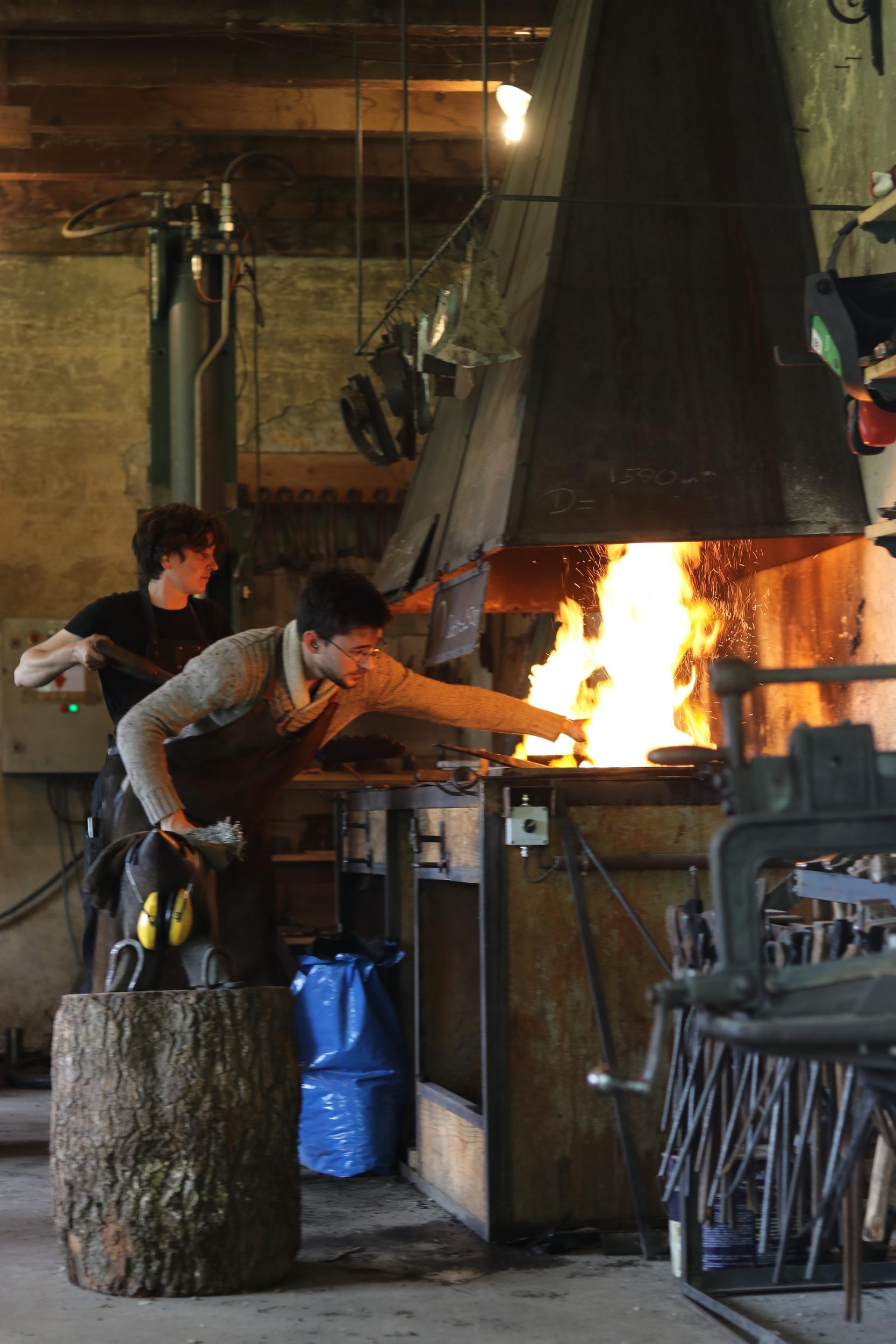 Forgez votre décapsuleur à la forge traditionnelle avec Baptiste - Image n°10 - Wecandoo