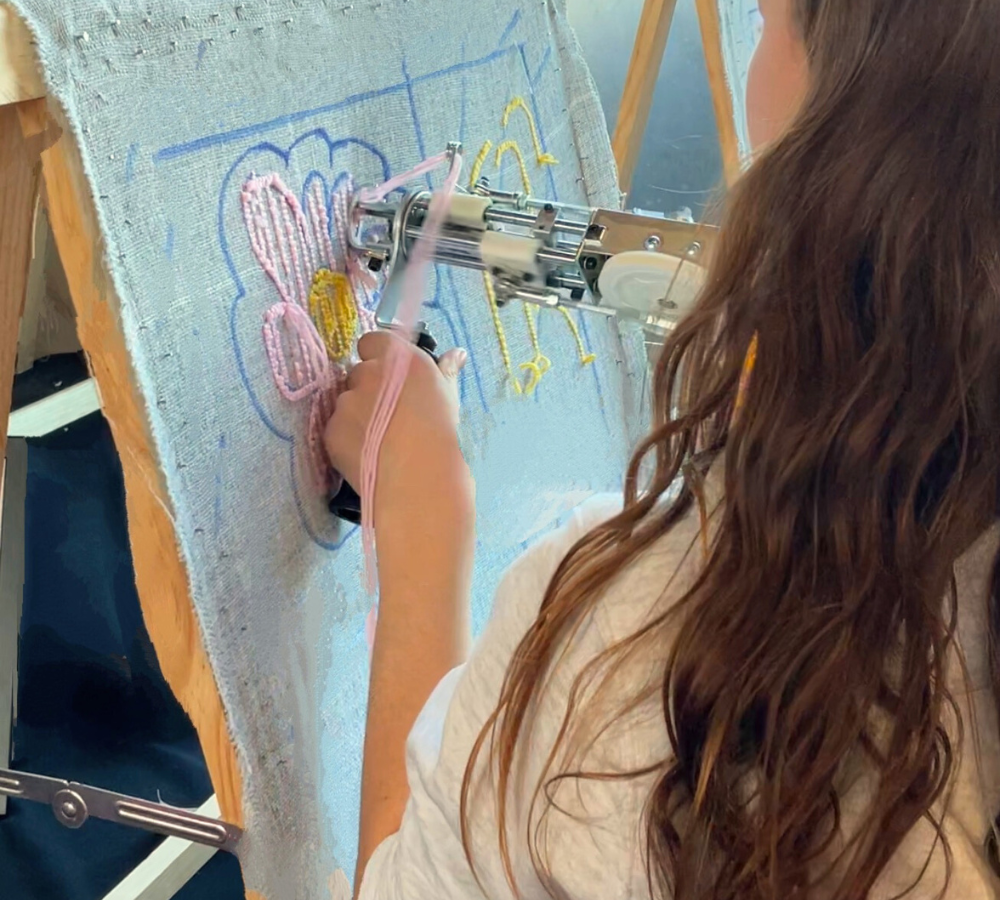 Réalisez votre grande tapisserie en tufting avec Clarissa - Image n°2 - Wecandoo