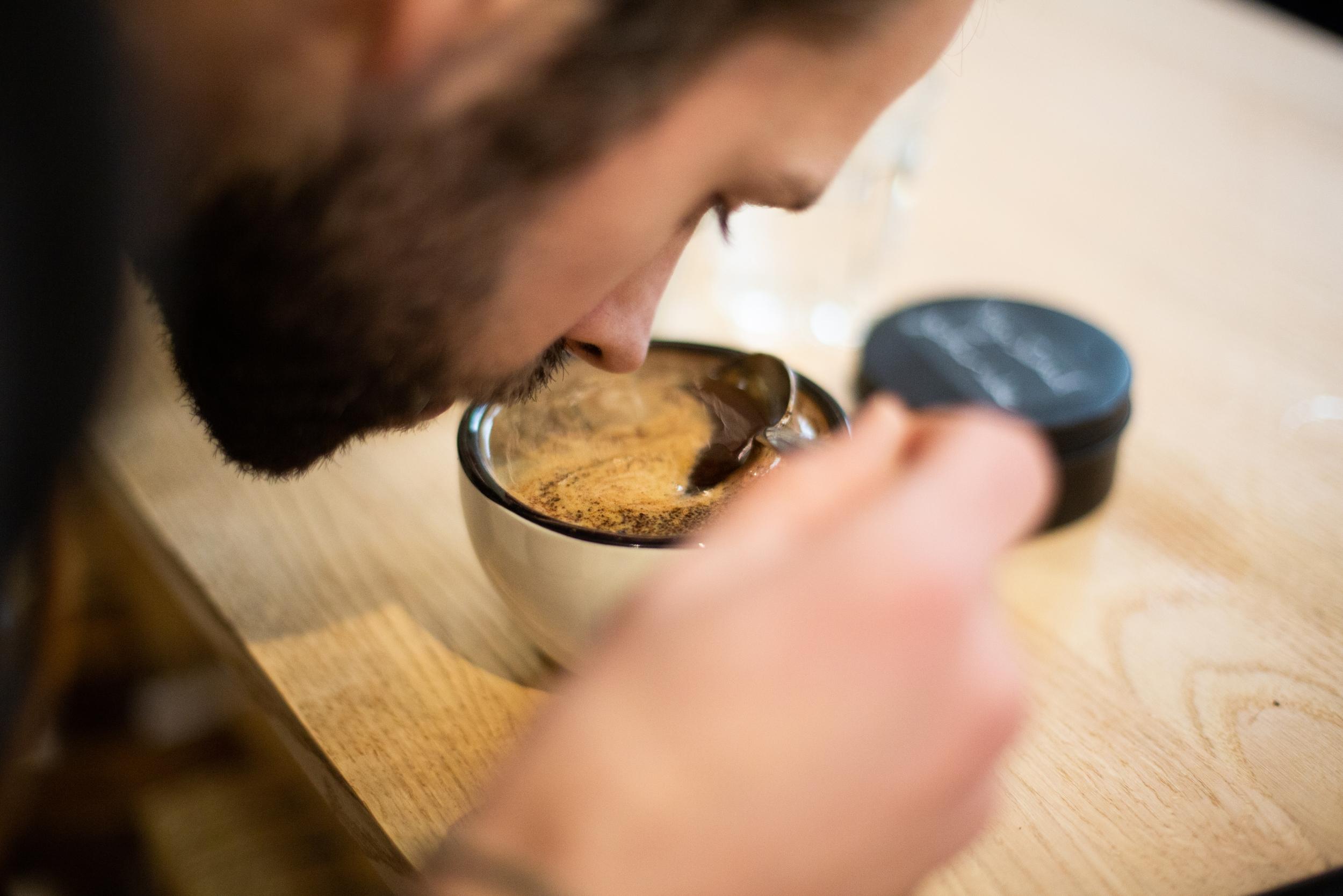 Initiez-vous à la torréfaction et à la dégustation de cafés de spécialité avec Nicolas et Lucas - Image n°5 - Wecandoo